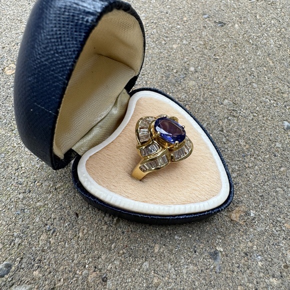 14kt Ladies Diamond and Tanzanite ring - Picture 1 of 6